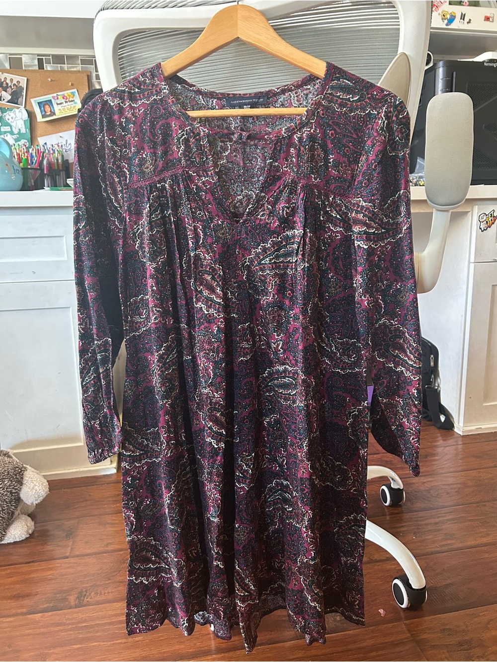 American Eagle Women's Long Sleeve Paisley Swing Dress in Burgundy & Black - XS.
